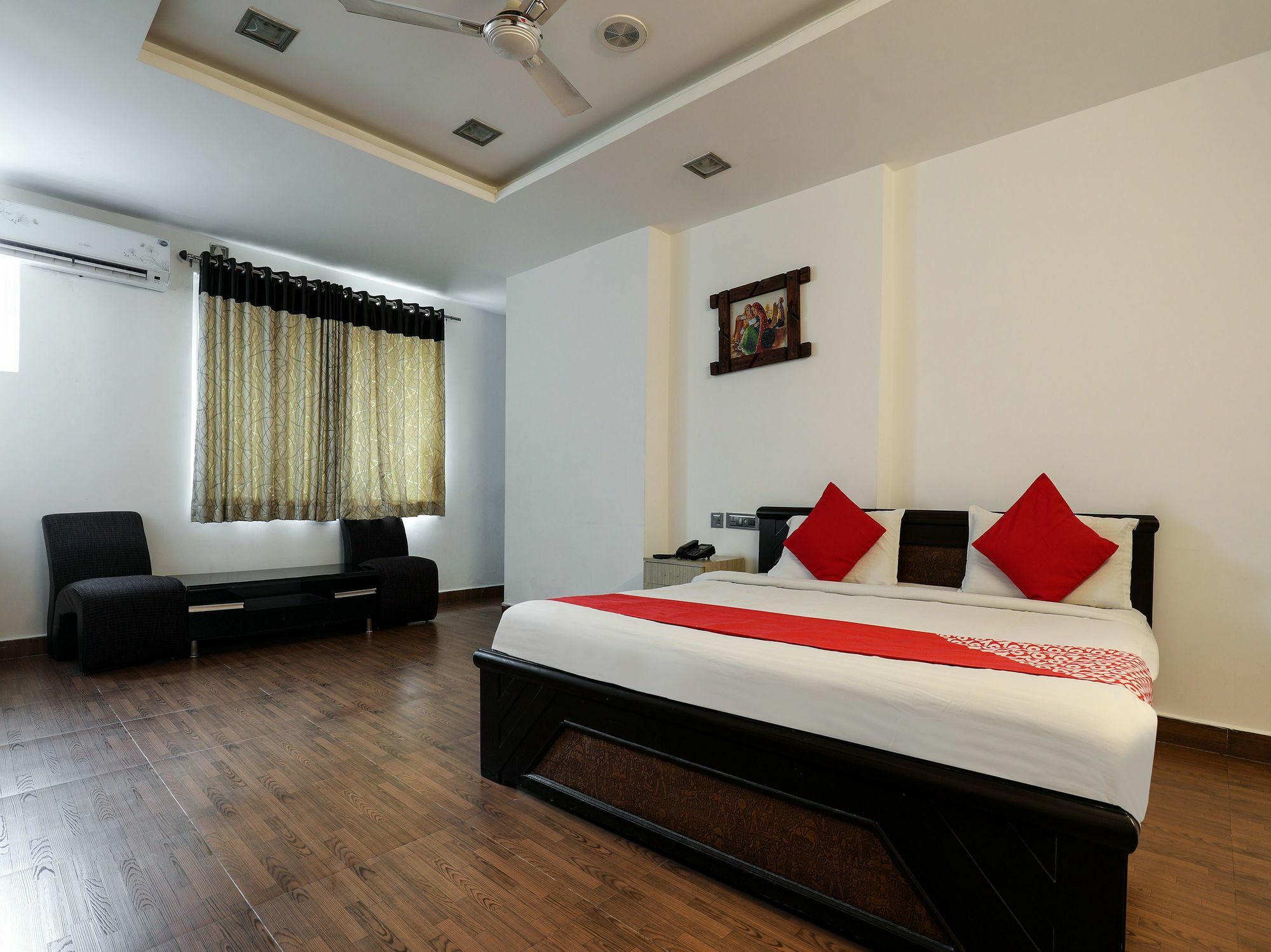 Oyo 986 Akhand Homes Hotel