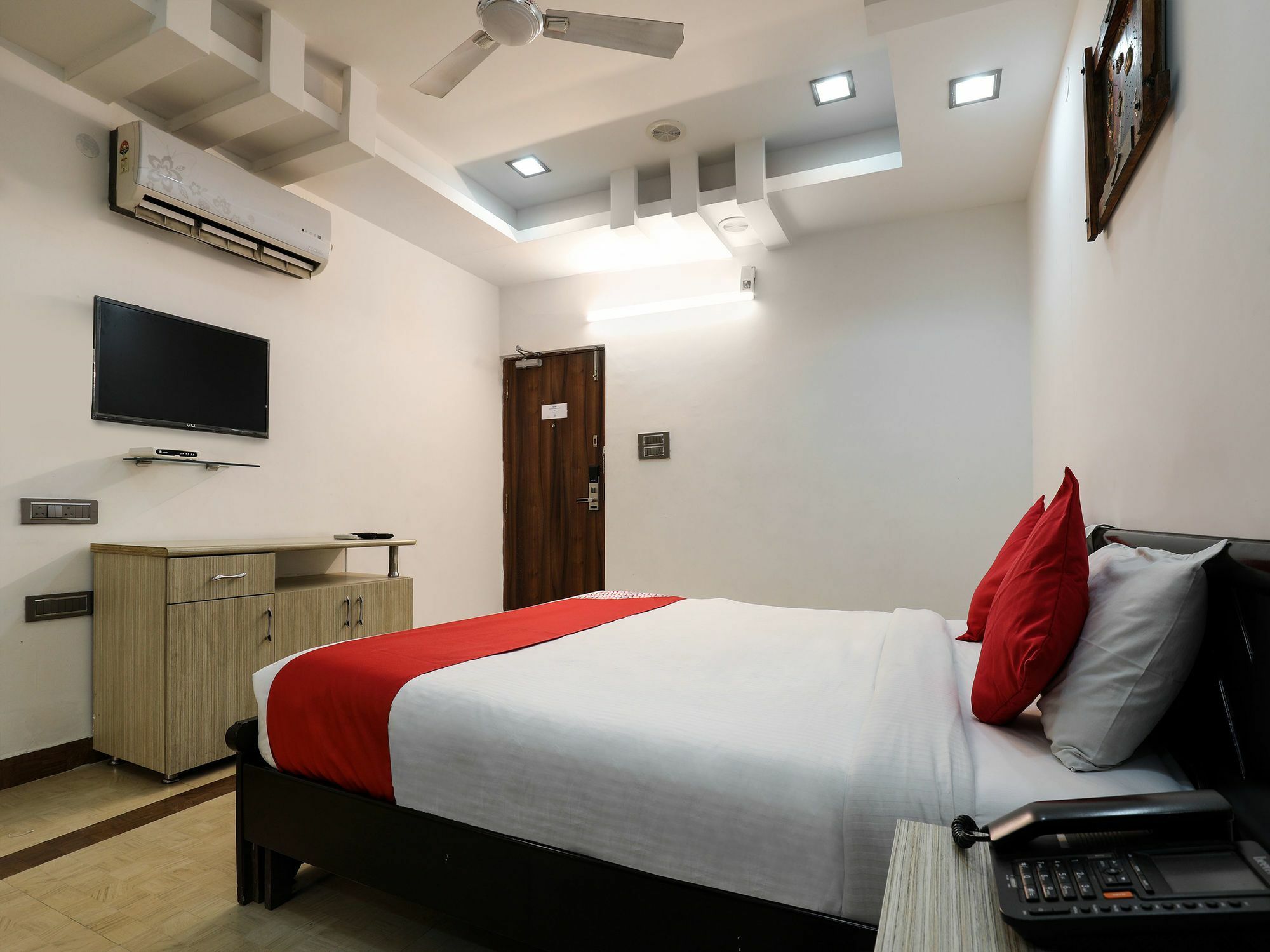 Oyo 986 Akhand Homes