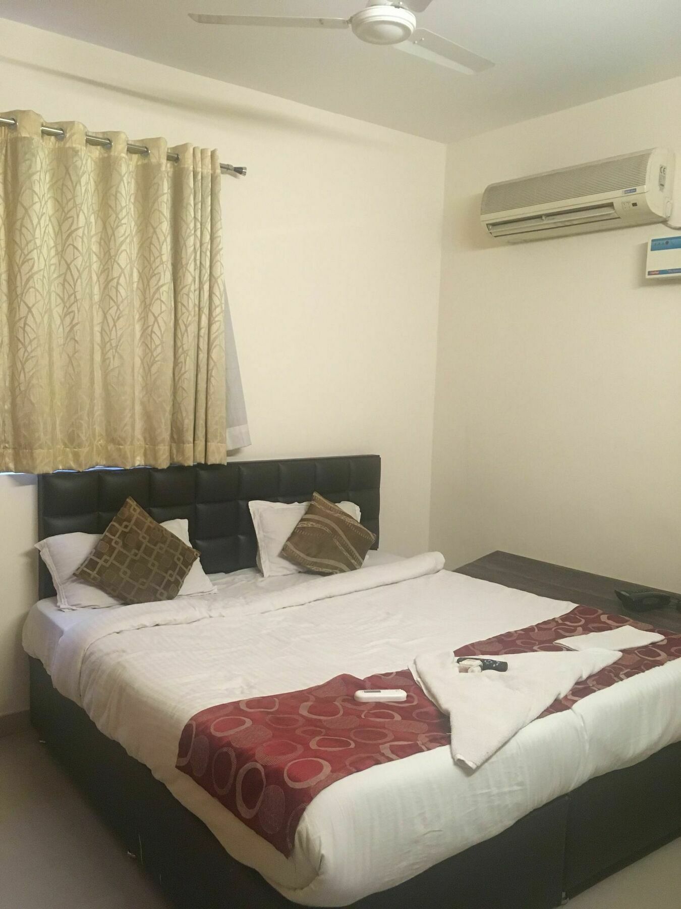 Apartment Ocean Waves Suits & Hyderabad