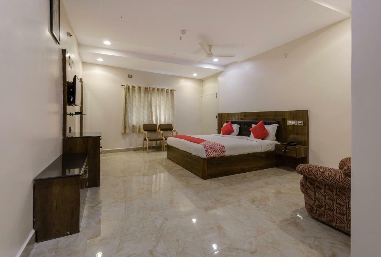 Collection O 5302 Bhadra Grand