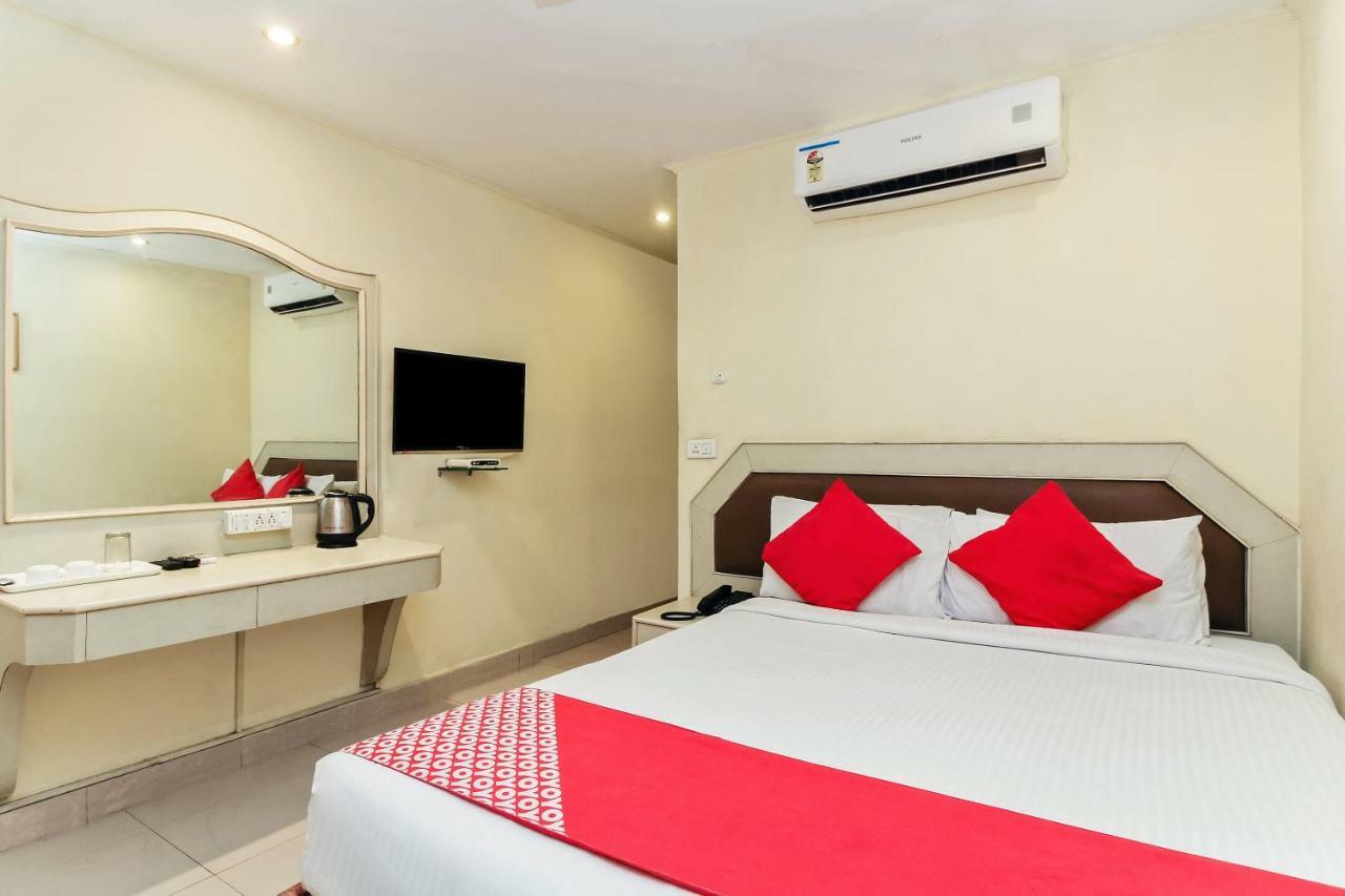 Oyo 9302 Baseraa Hotel