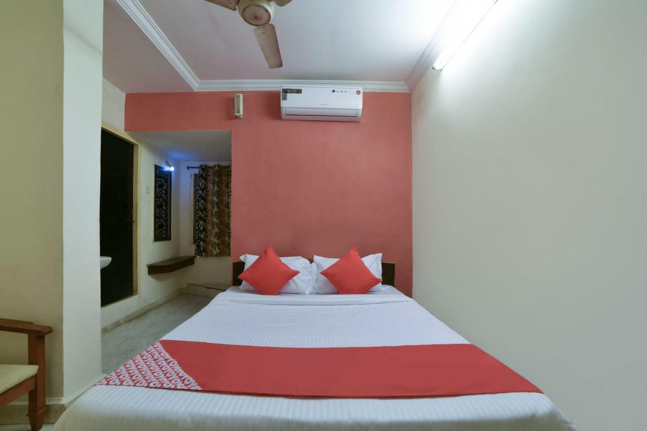 Oyo 16533 Sudarshan 3*