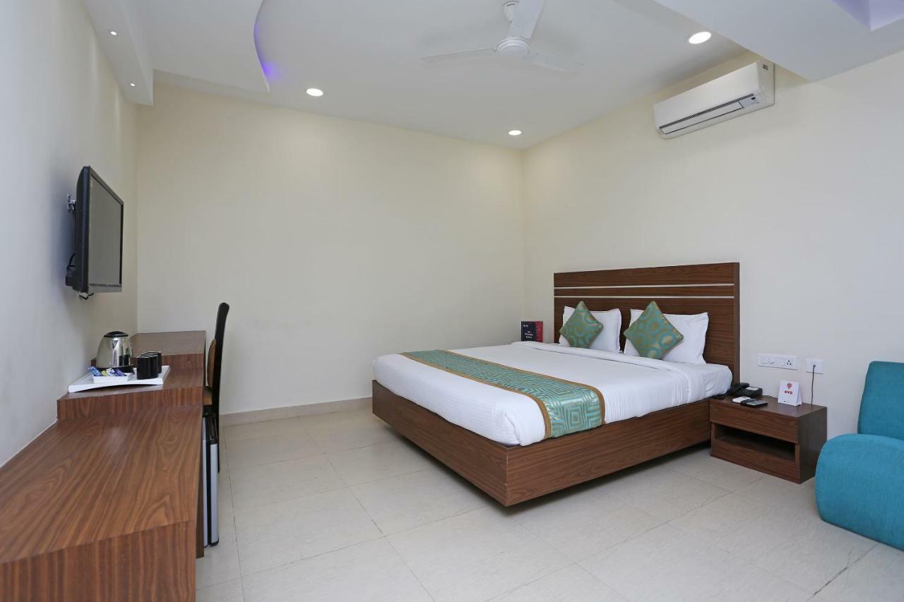 Hotel Oyo 8941 Golden Leaves 3*