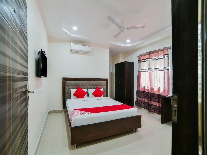 Hotel Oyo 23589 Crown Palace Hyderabad