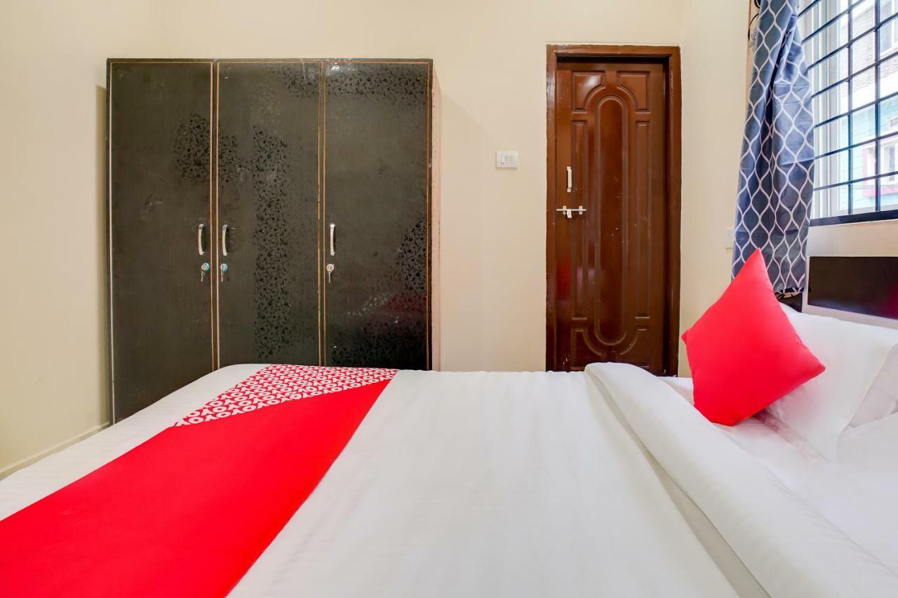 Hotel Oyo 46419 Moon Light Hospitality Hyderabad