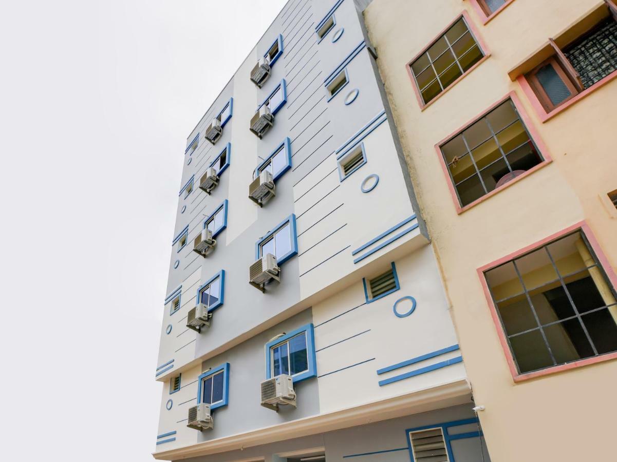 Oyo 46419 Moon Light Hospitality Hotel