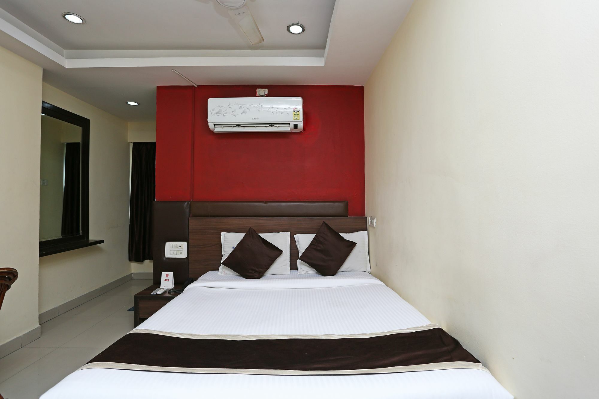 Oyo 6648 Royal Residency 2*
