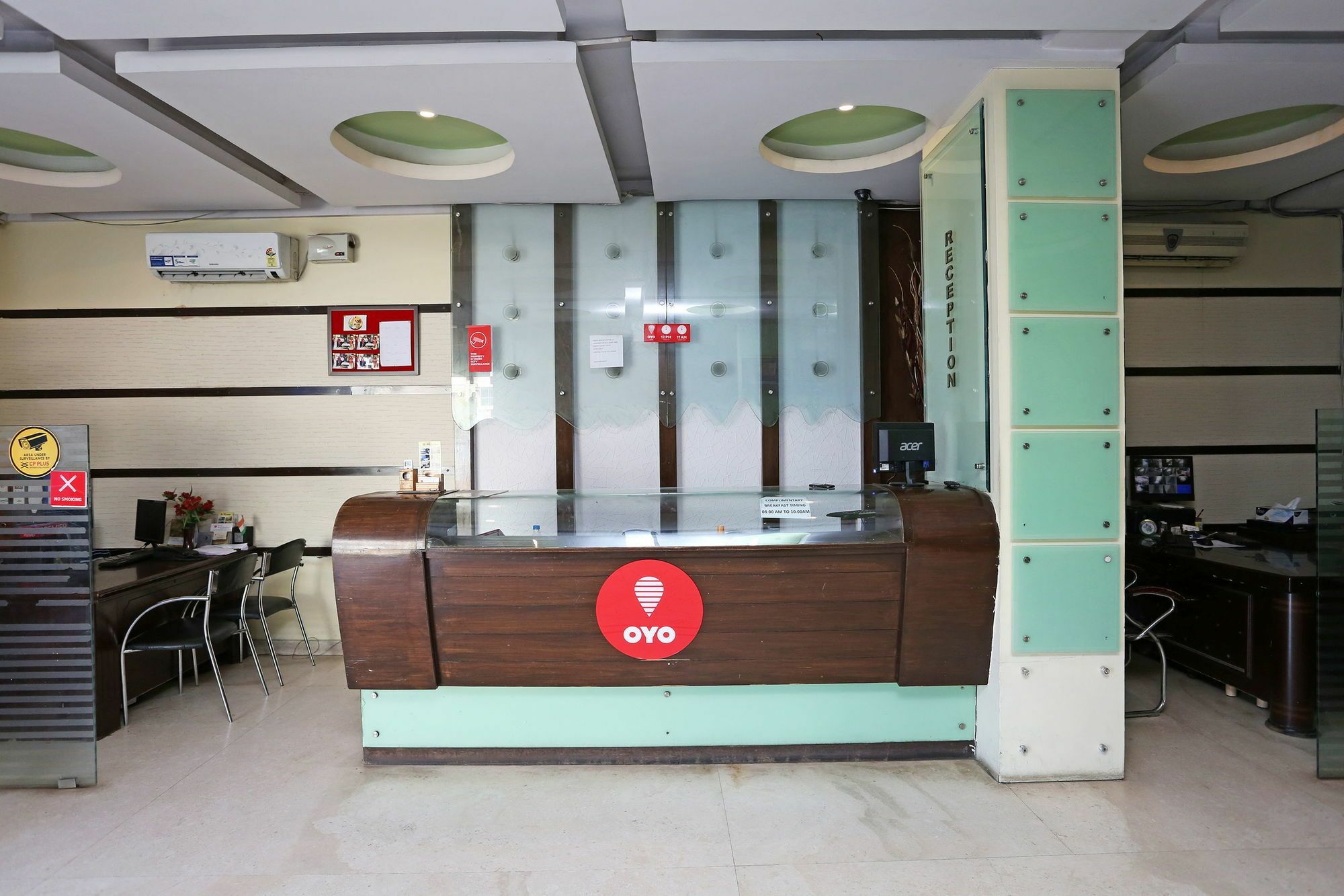 Oyo 6648 Royal Residency Hotel 2*