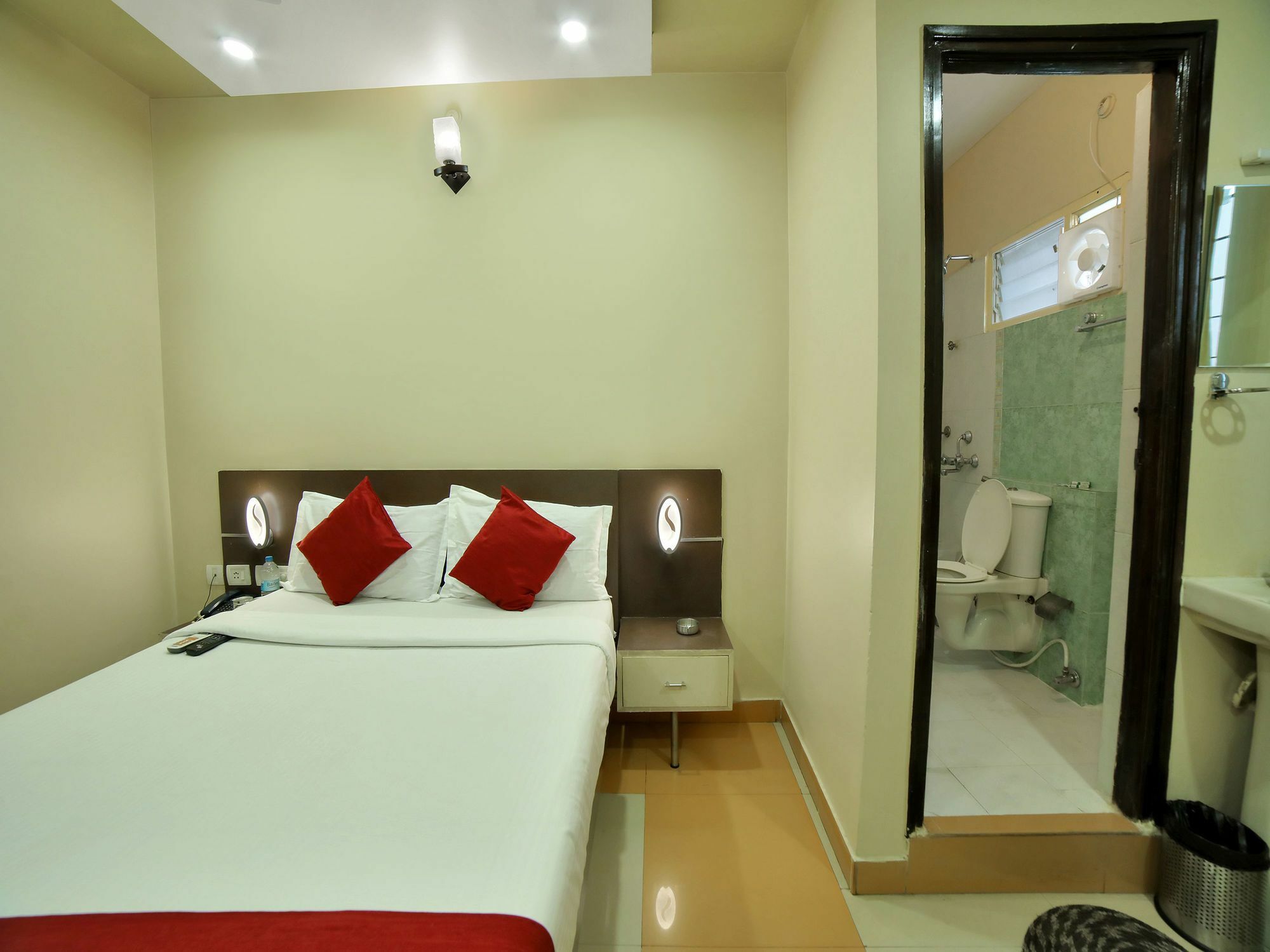 Hotel Oyo 3718 Ameerpet Hyderabad