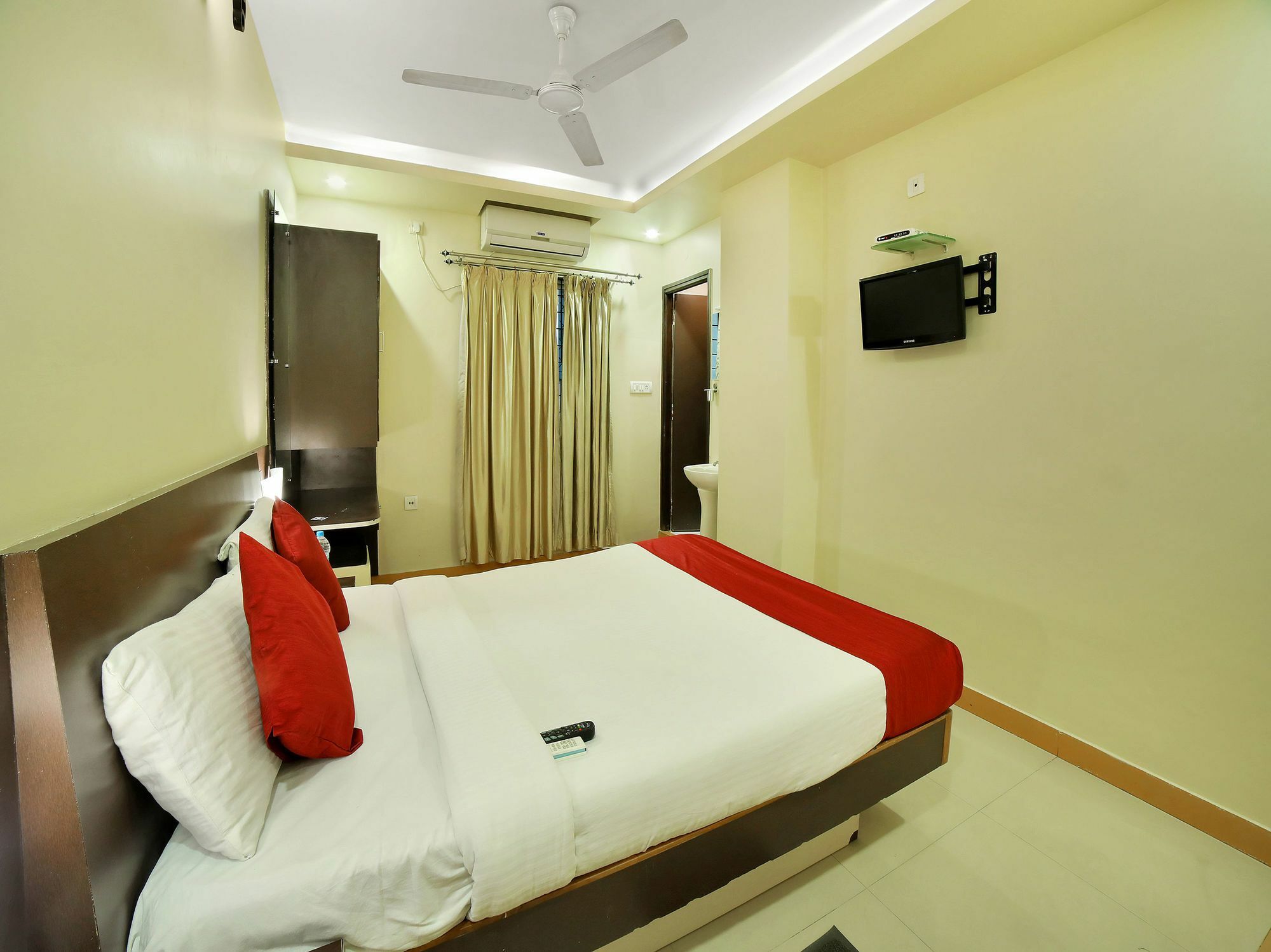 Oyo 3718 Ameerpet 2*