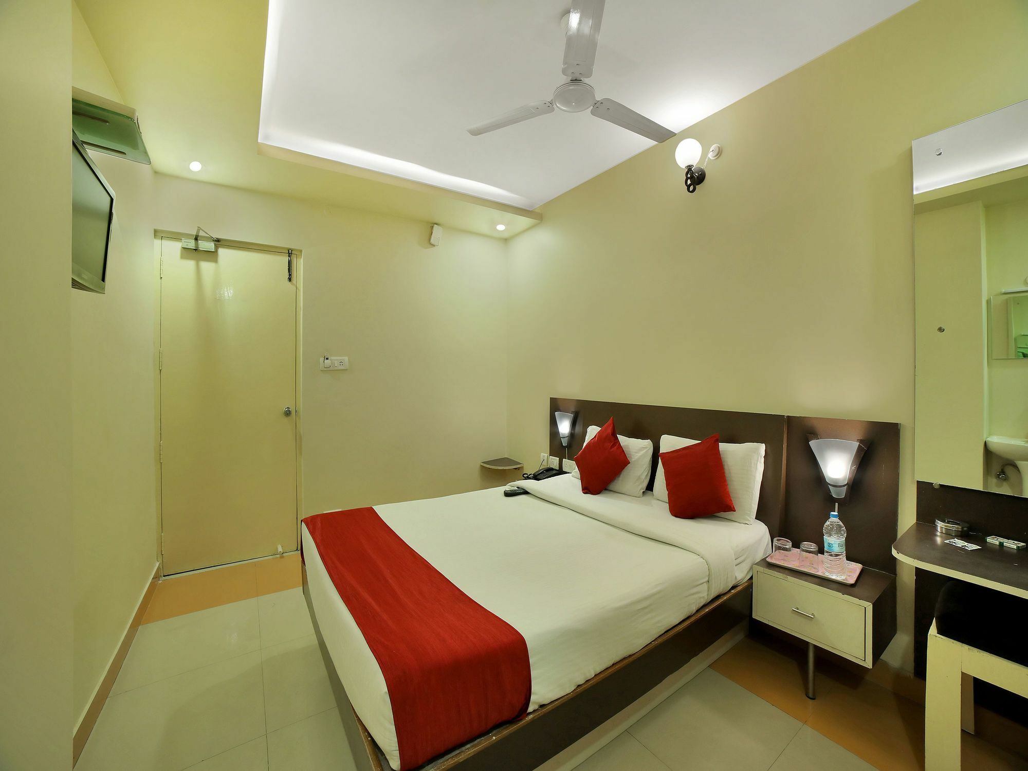 Hotel Oyo 3718 Ameerpet