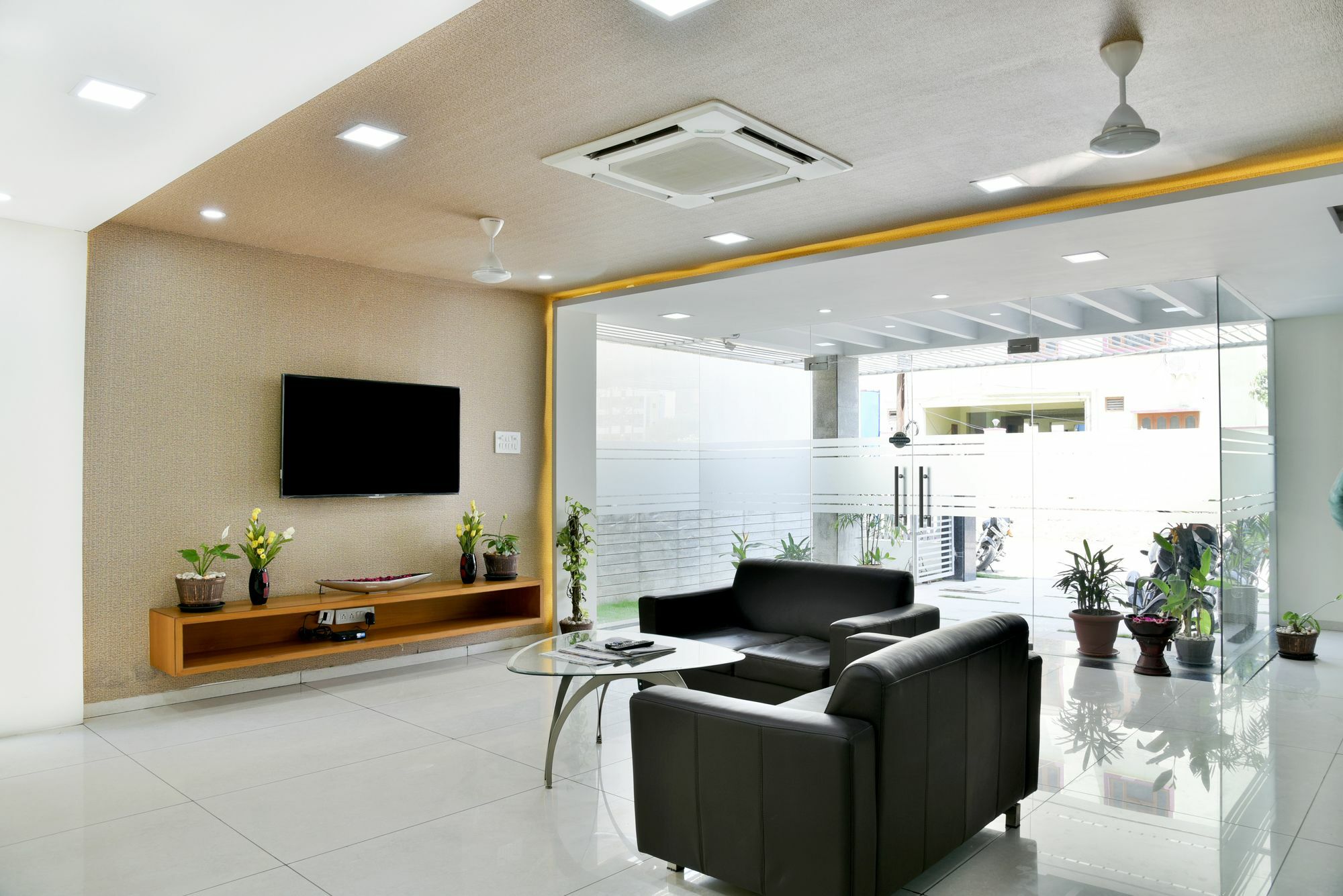 Oyo 14500 Hill View Hyderabad