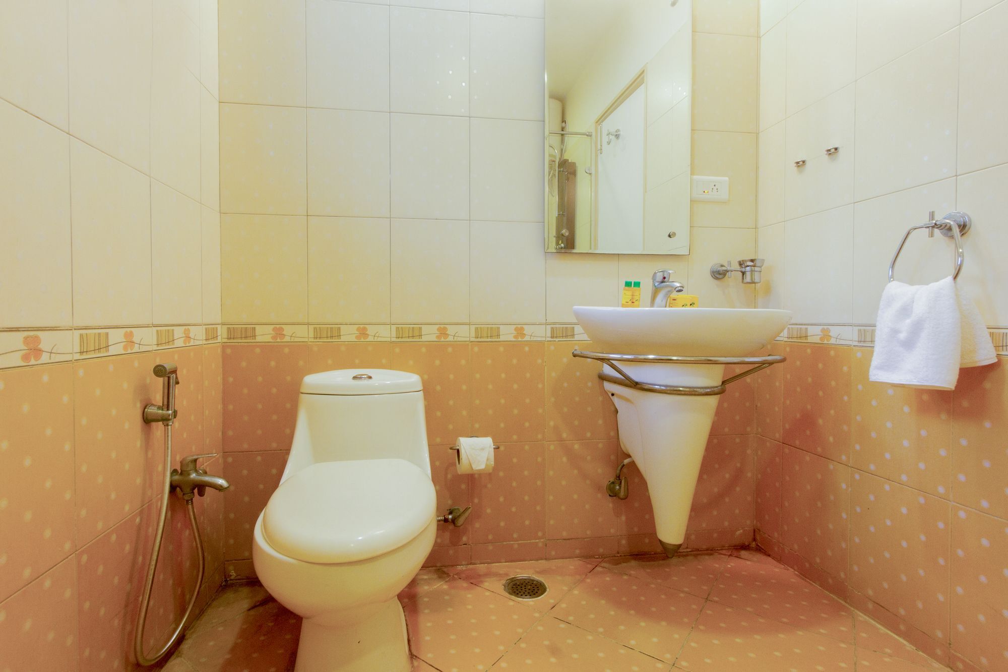 Fabhotel Spring Leaf Gachibowli Hotel