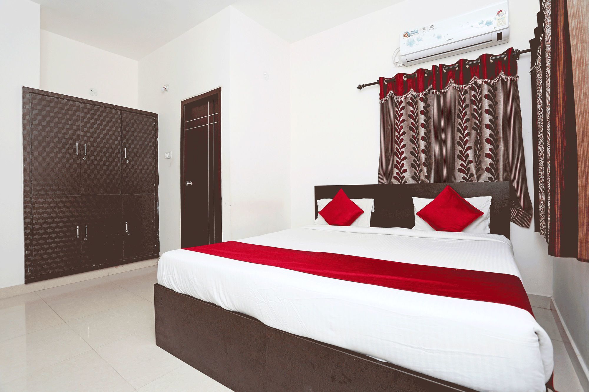 Oyo 9004 S V Residency Hotel 2*