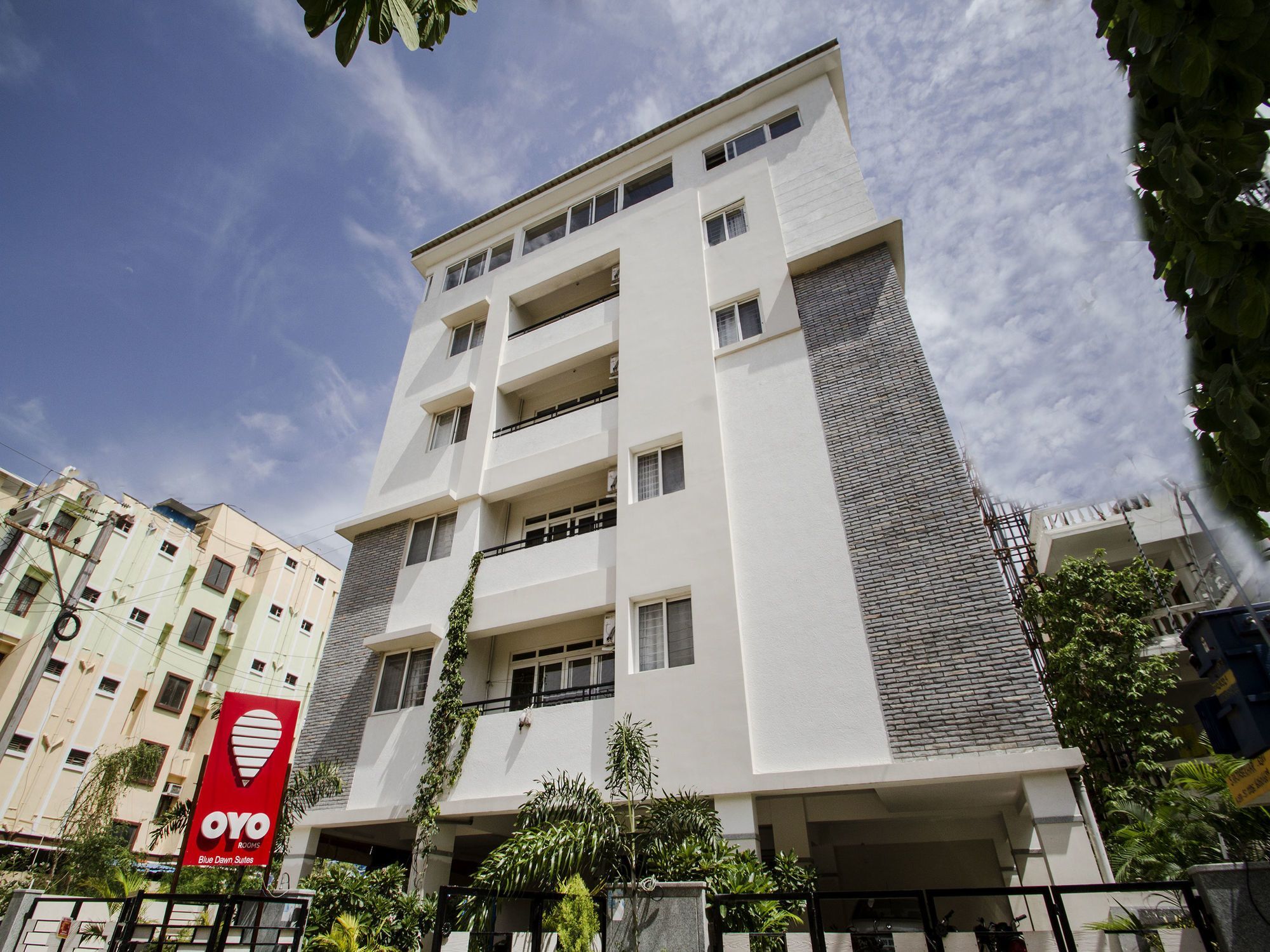 Hotel Oyo 2970 Blue Dawn Hyderabad
