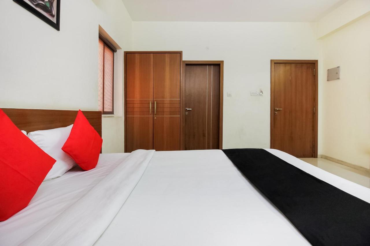 Oyo 14500 Hill View Hyderabad