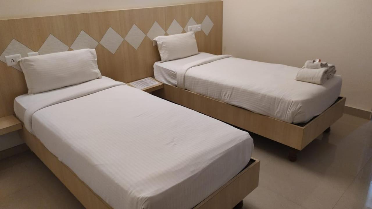Crown Plaza *