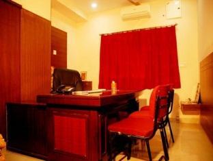 Vaccinated Staff - Oyo 11400 The Down Town Suites 3*