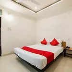 Oyo 82314 Mr Dwell Hotel