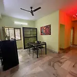 Beautiful 2Bhk Centrally Located With Free Parking