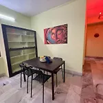 Beautiful 2Bhk Centrally Located With Free Parking