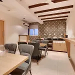 Townhouse Oak Indigo Business Hotels