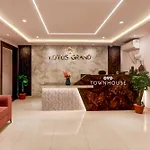 Super Townhouse Lotus Grand