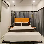 Super Townhouse Rcc Hotel Banjara Hills