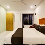 Super Townhouse Rcc Hotel Banjara Hills