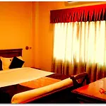 Hotel Raj International