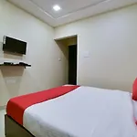 Oyo 16606 Iconic Living