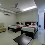 Oyo 15108 Hotel Galaxy Inn