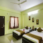 Oyo 5564 Hitech Suites