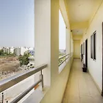 Oyo 5564 Hitech Suites