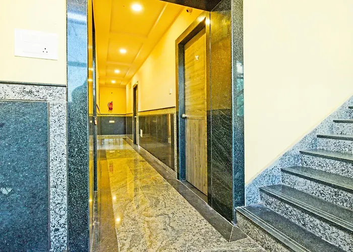 Super Hotel O Vaishnavi Grand