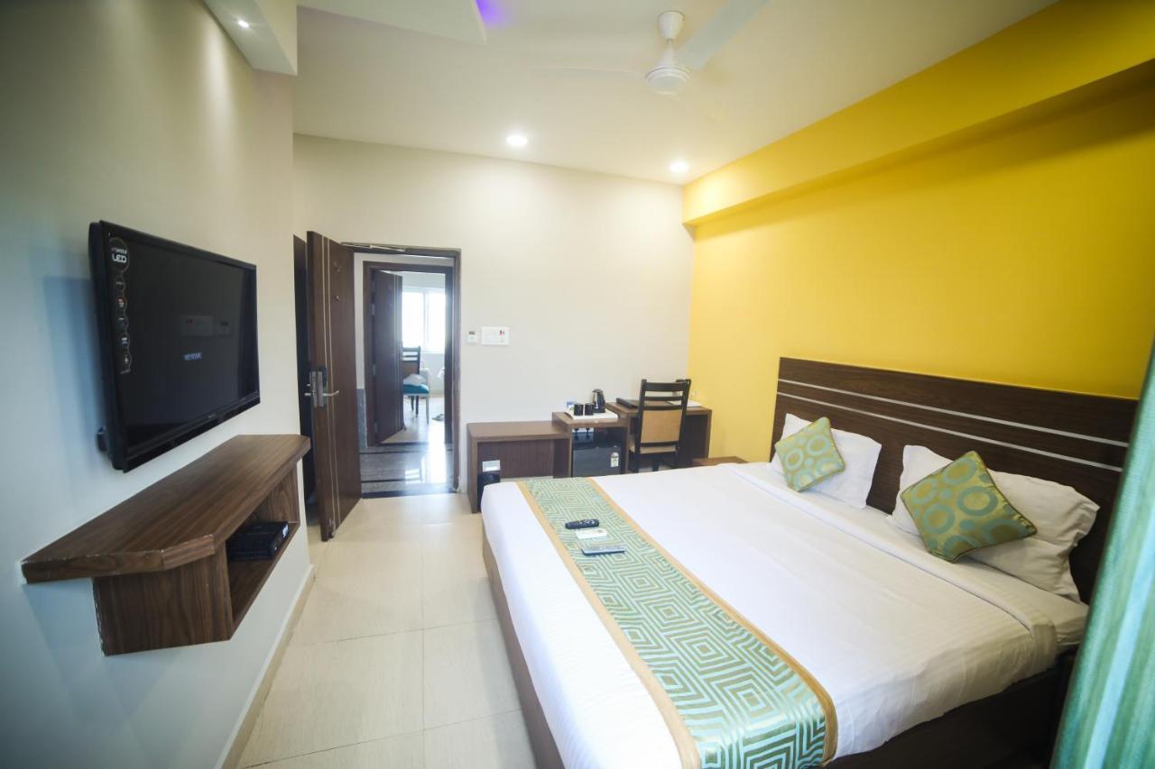 Hotel Golden Leaves