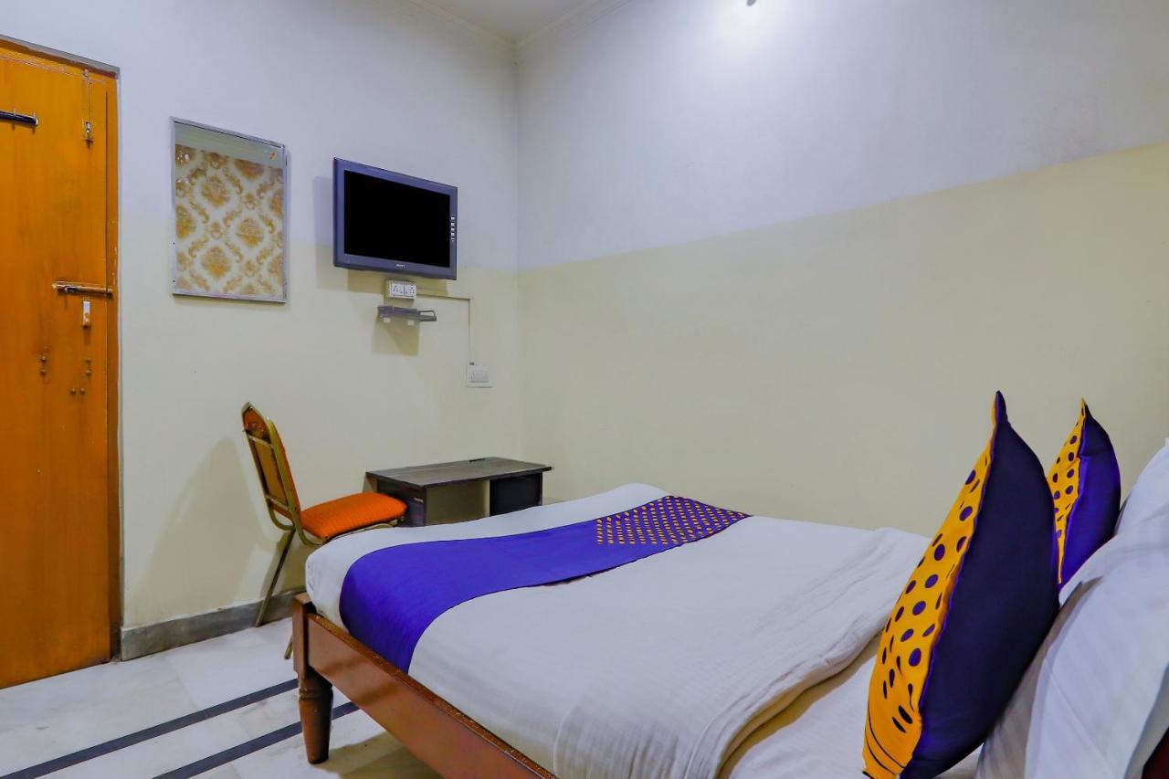 Spot On 78138 New Hi-tech Hotel Hyderabad
