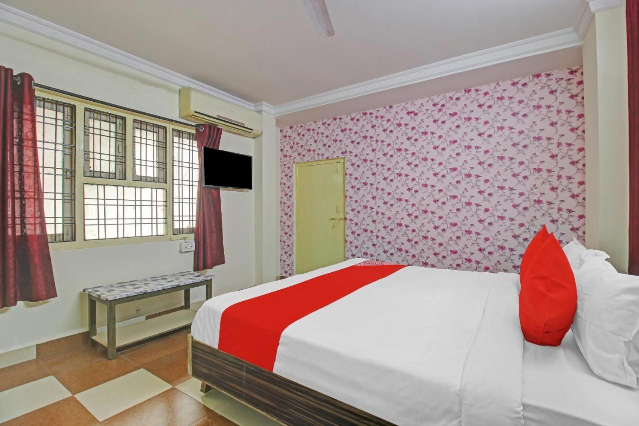 Oyo 84786 Silver Moon Hotel 3*