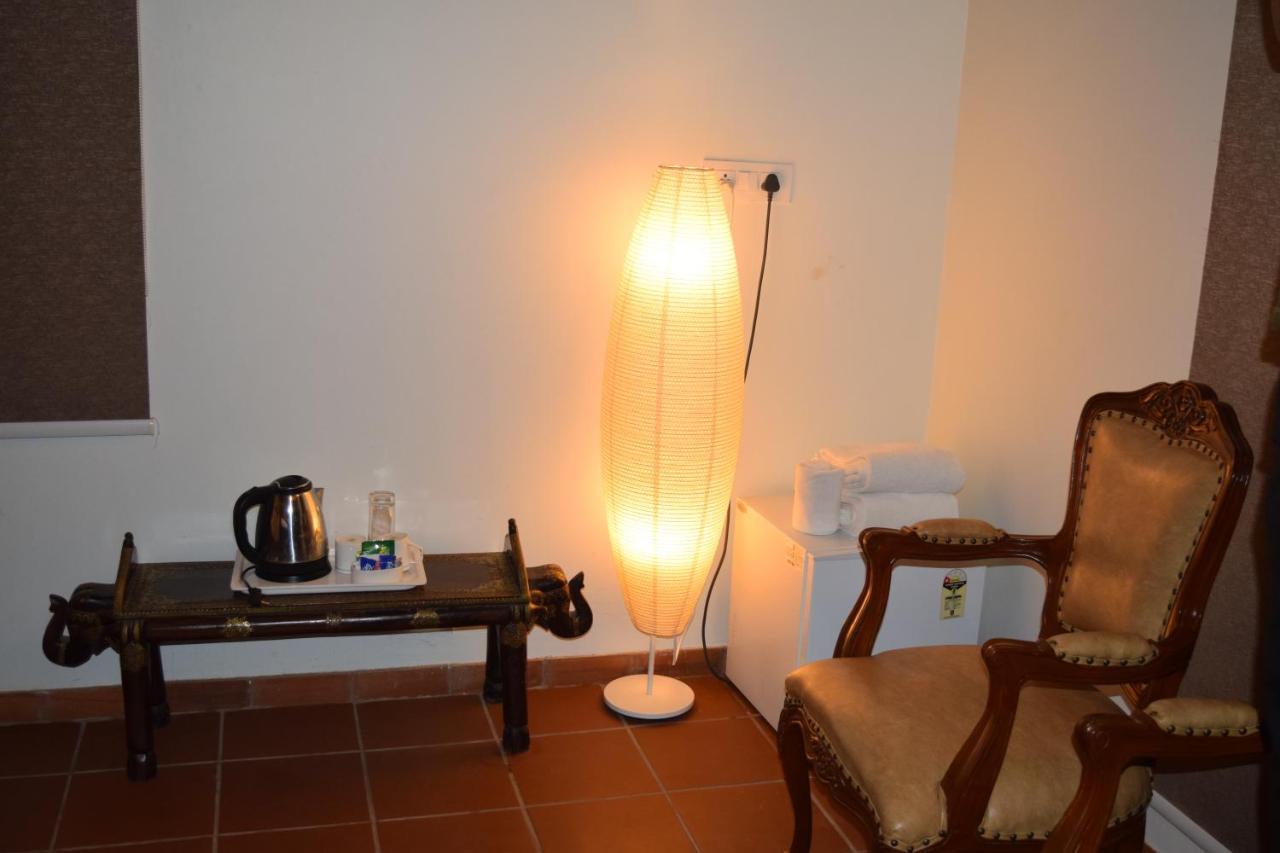 Resort Brown Town & 5*