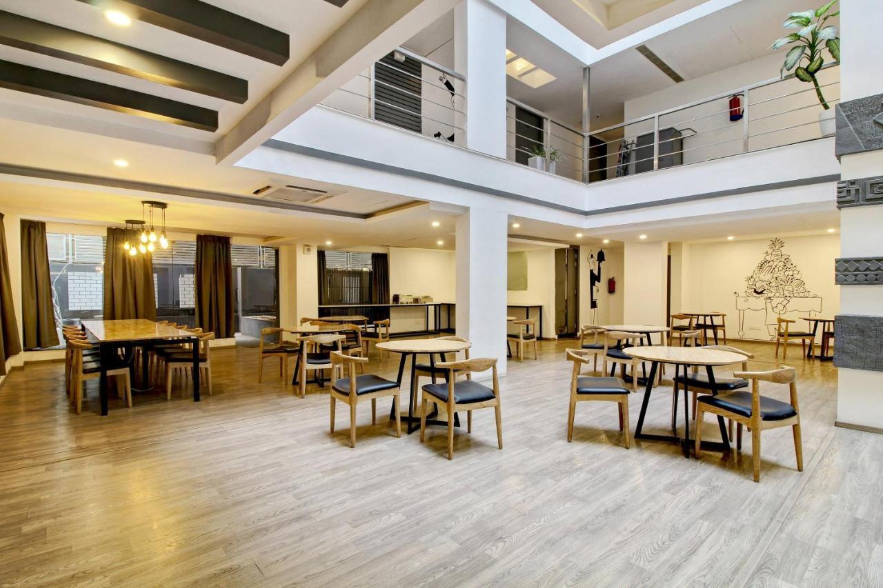 Oyo Townhouse 9 Hitech Hotel 3*