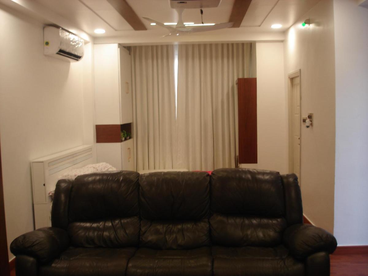 Apartment 1br With Theater, Jacuzzi, Steam Bath *
