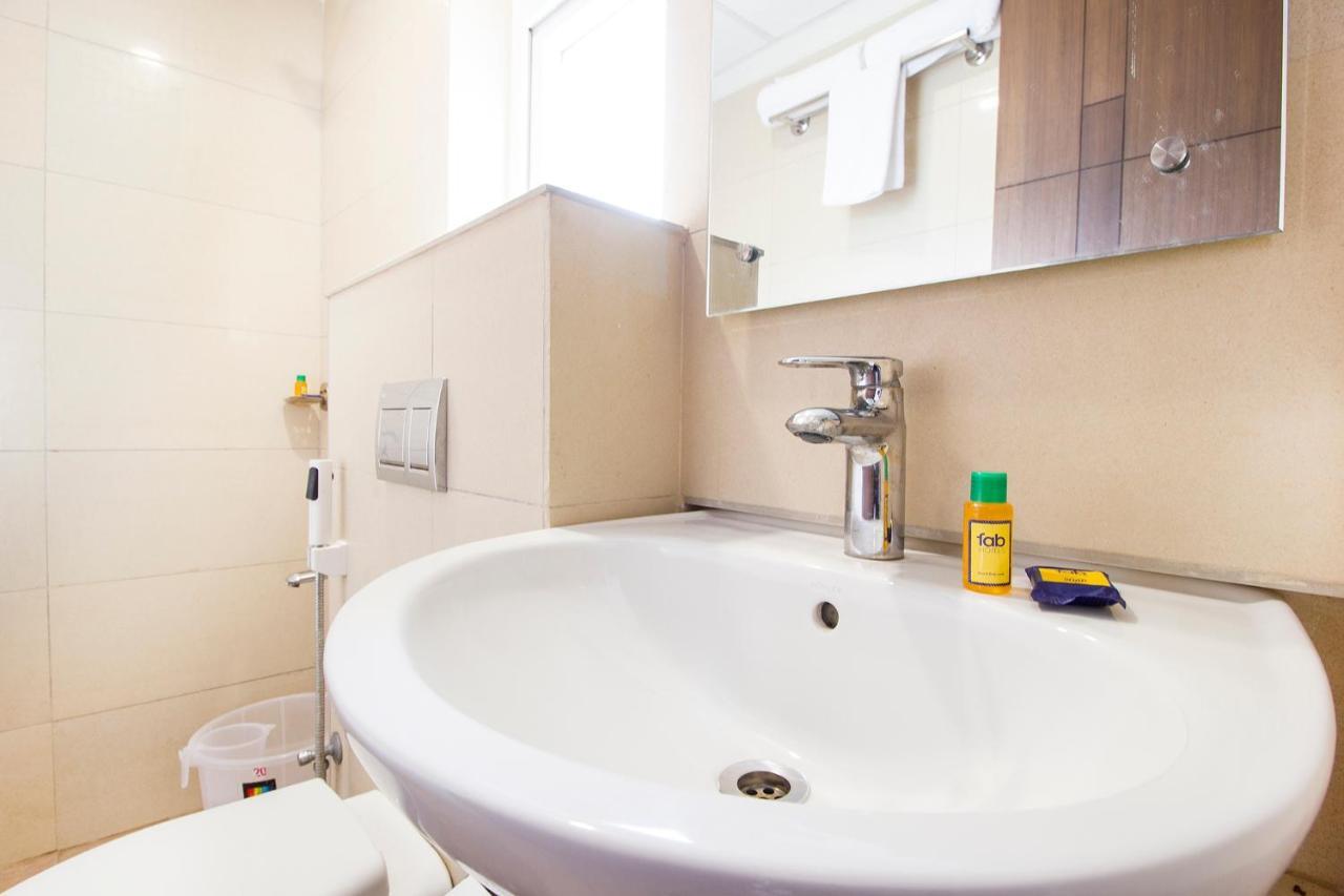 Hotel Fabhotel Limestone - 750m From Yashoda Hospitals, Somajiguda