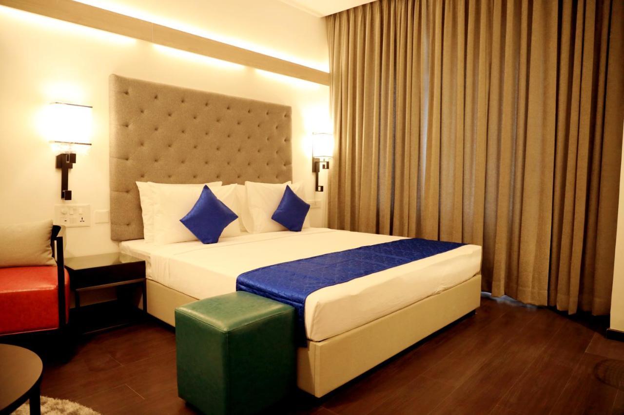 Deccan Serai Grande, Gachibowli, 4* Hyderabad