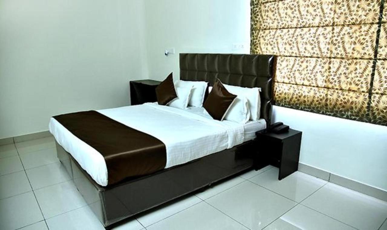 Fabhotel Eminent 3*