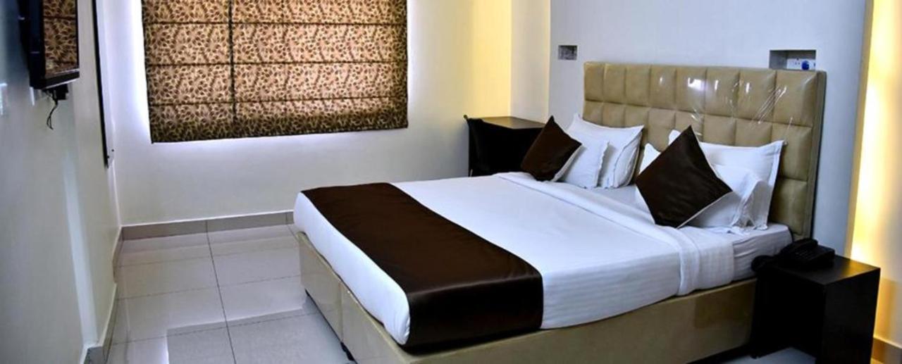 Fabhotel Eminent 3*
