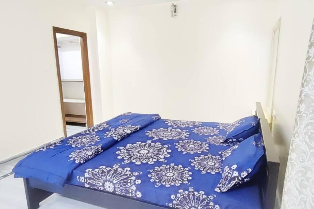 Servostay Kukatpally Spacious 5 Bhk Duplex In Vivekananda Nagar With Parking Apartment *