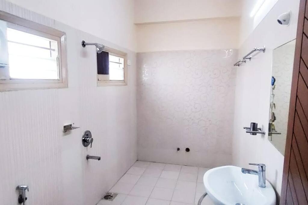 Apartment Servostay Kukatpally Spacious 5 Bhk Duplex In Vivekananda Nagar With Parking *