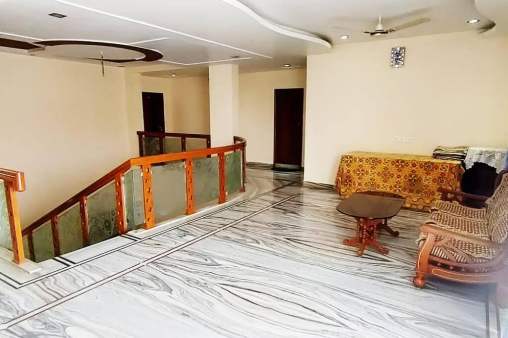 Servostay Kukatpally Spacious 5 Bhk Duplex In Vivekananda Nagar With Parking Hyderabad