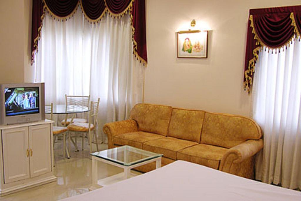Raj International 3* Hyderabad