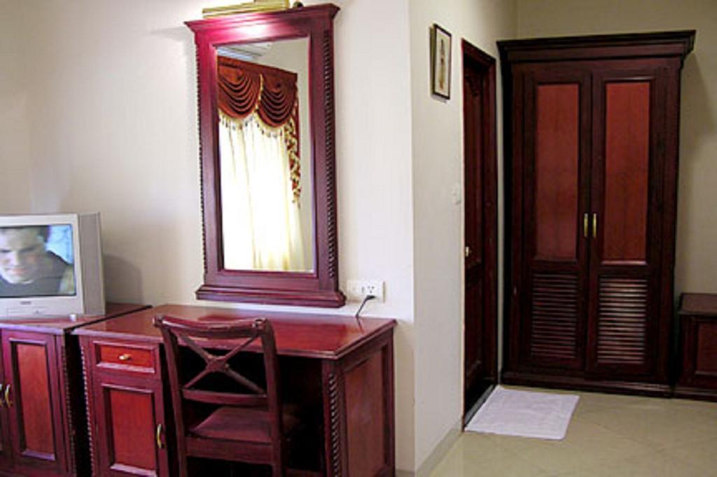 Raj International Inn